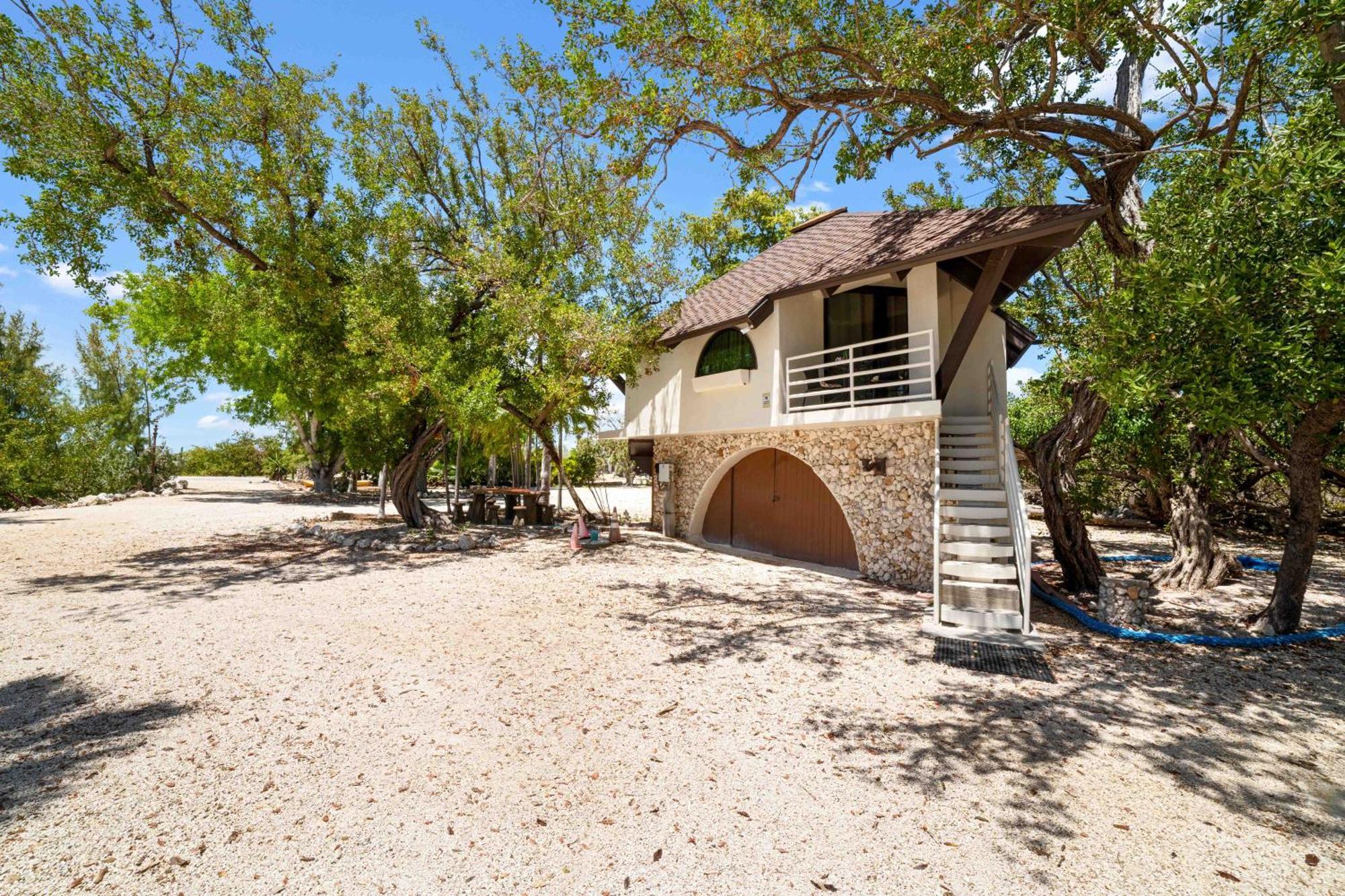Barnacle Bed And Breakfast Big Pine Key Exterior photo
